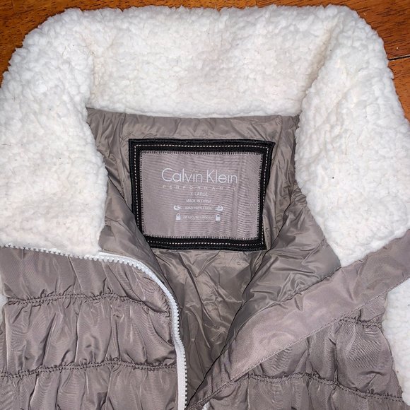 Calvin Klein Performance Vest (Size XL) - Picture 3 of 3